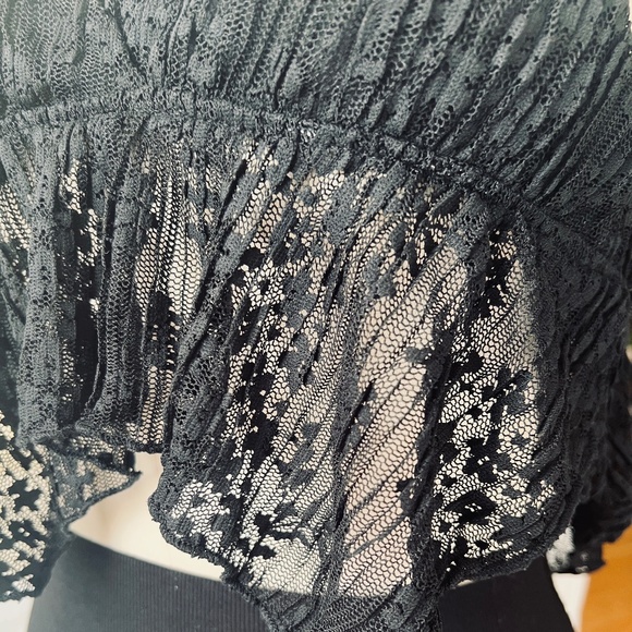 Black Lace Camisole Top (Urban Outfitters) - Picture 5 of 8